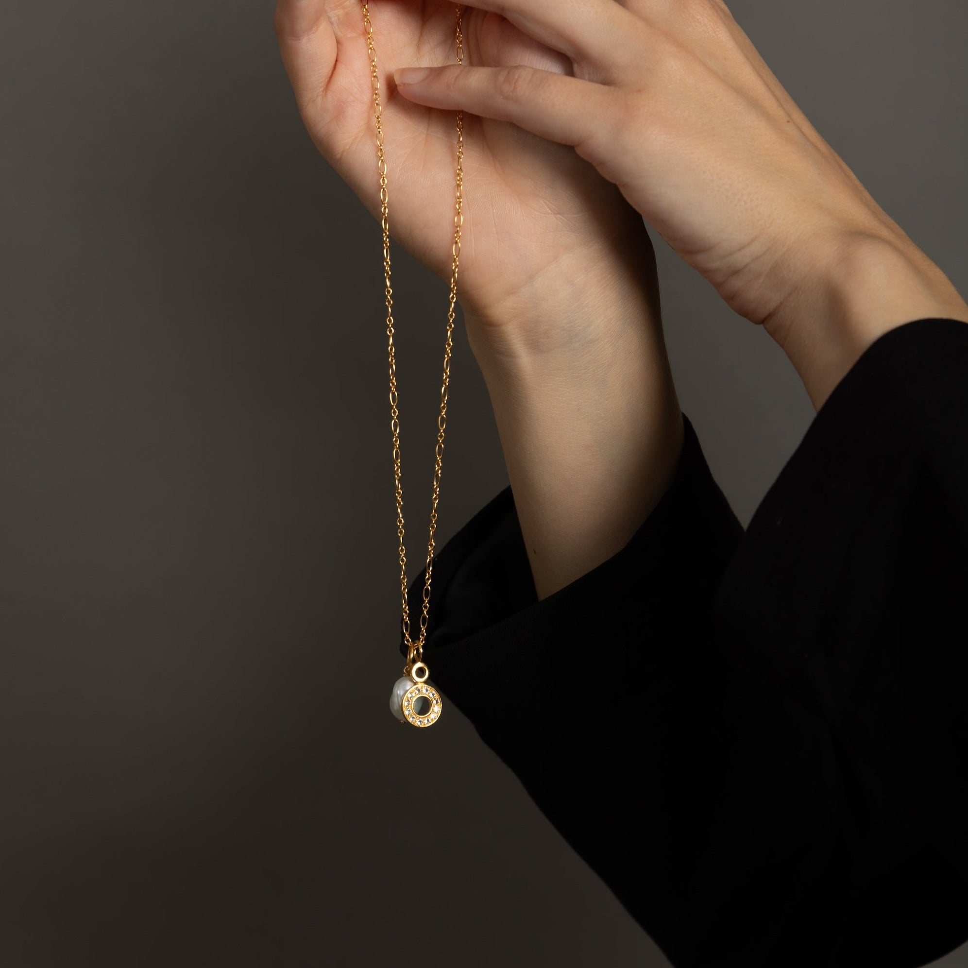Simplicity Sapphire - Pearl - Blossom chain - Louise Varberg Jewellery